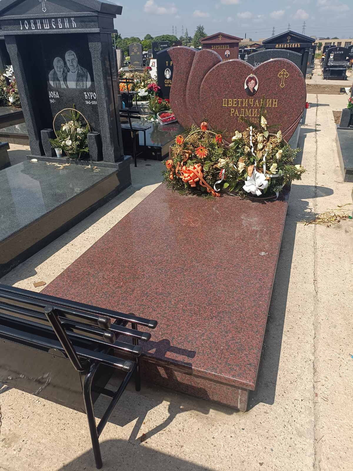 Komplet spomenik od African Red