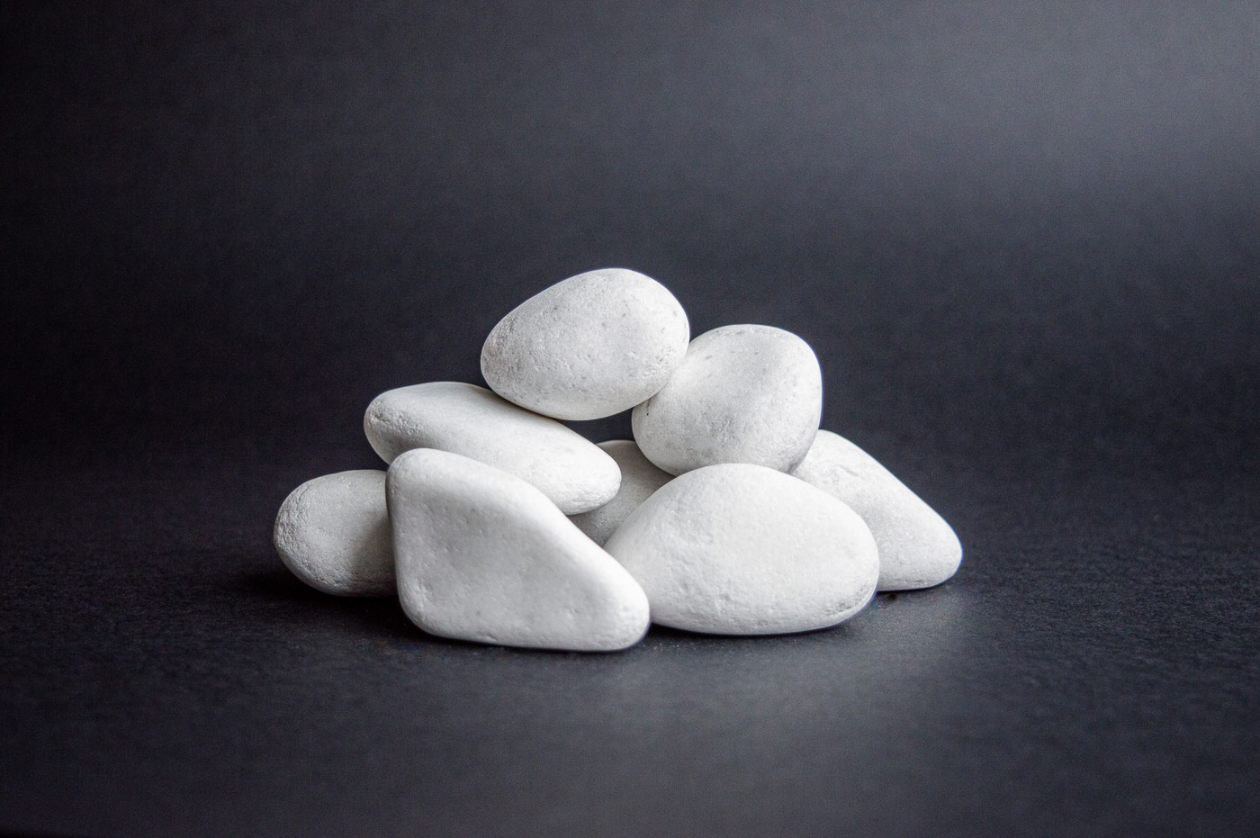 Beli Oblutak 4-6cm 25kg - Dekorativni Prirodni Kamen