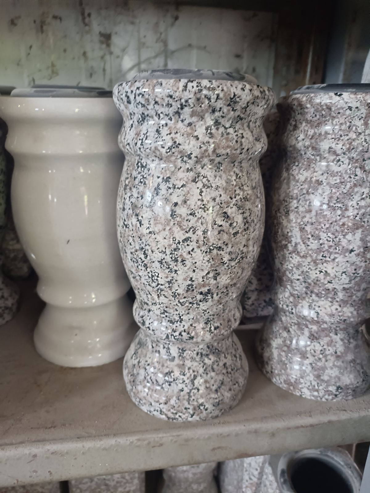 Ovalna vaza od Rosa Sardo BETA