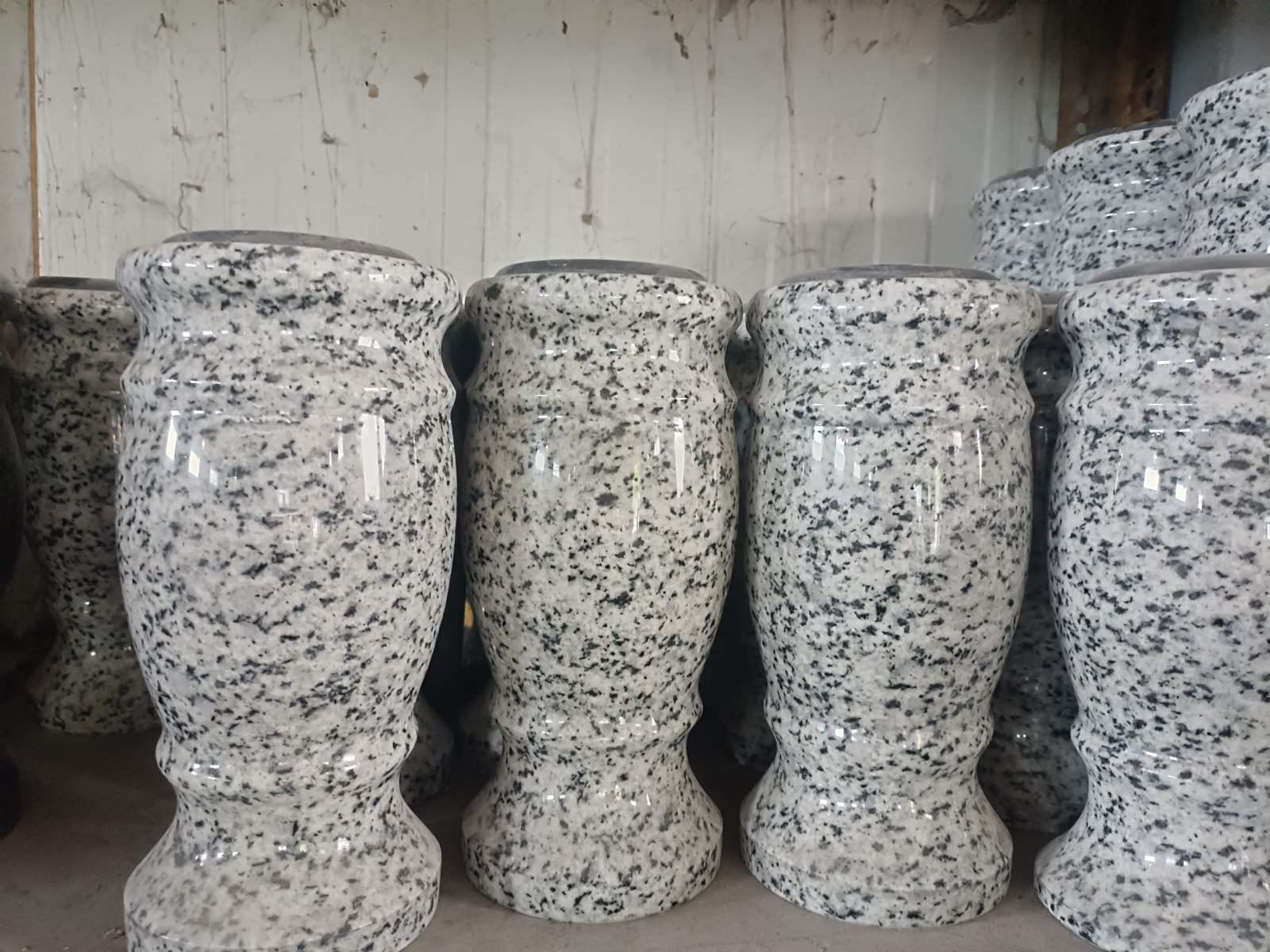 Ovalna vaza od New Haleb